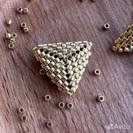 Треугольные серьги пуссеты