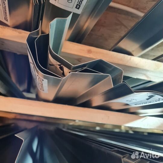 Порог левый Ford Maverick 2