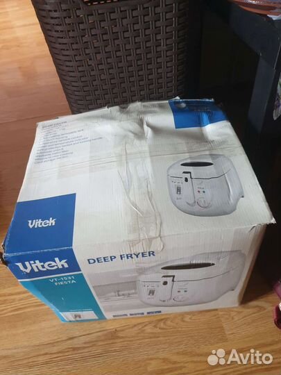 Фритюрница vitek новая