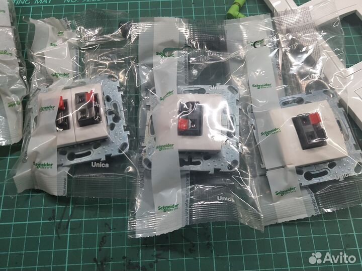 Розетки и выключатели Schindler Unica