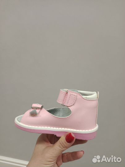 Сандалии для девочки