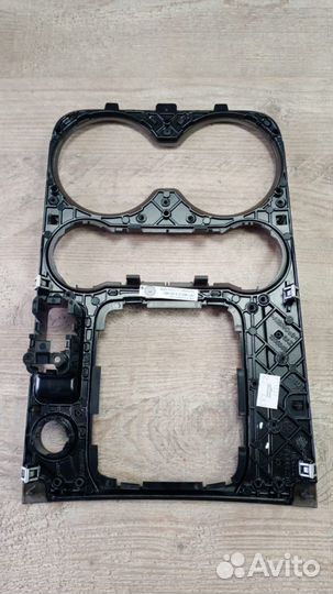 Накладка декоративная VW touareg (2010)