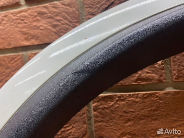 Накладка крыла заднего правого Volvo XC90 06-15