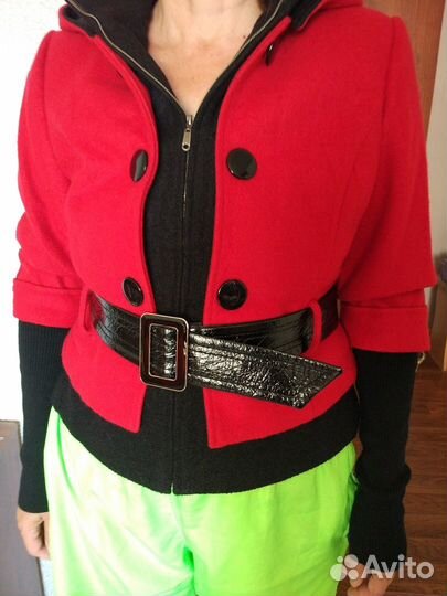 Продам куртку женскую