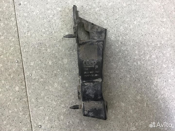 Кронштейн переднего бампера правый Audi A4 B8 2007