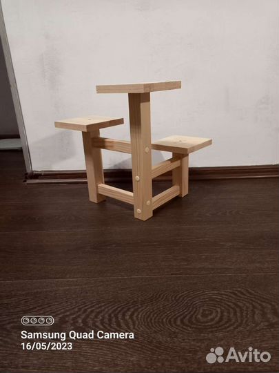 Подставка для цветов напольная