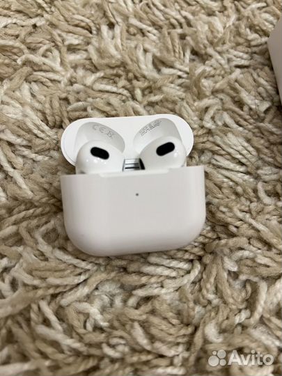 AirPods (3rd generation - Lightning)