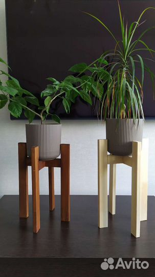 Деревянная подставка для растений (напольная)