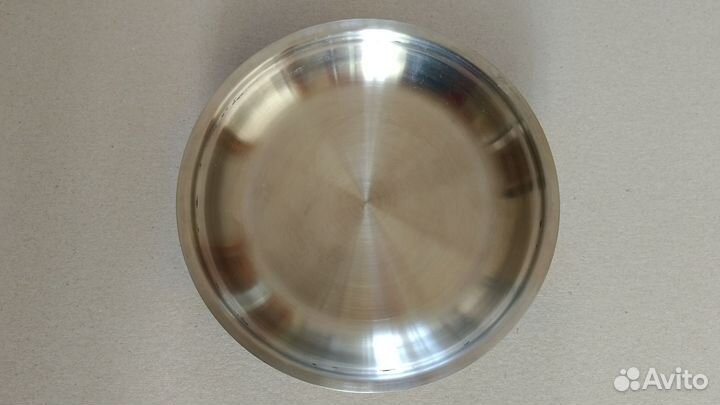 Тарелка из нержавеющей стали