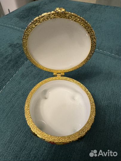 Шкатулка для украшений фарфоровая