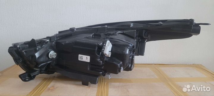 Фара правая LED линза highlander 4 2019