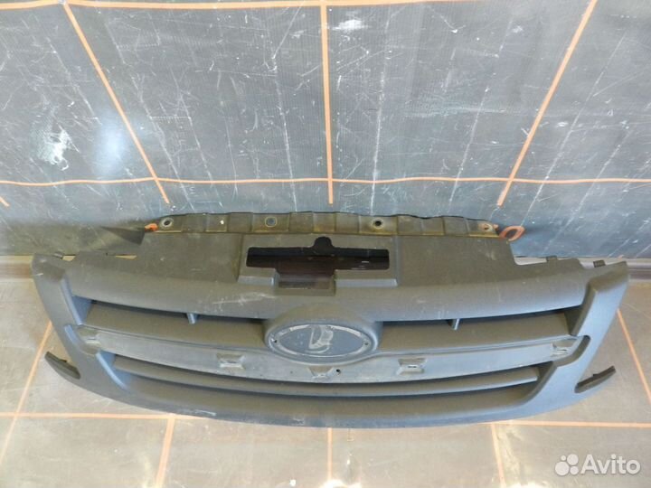 Решетка радиатора - LADA Granta