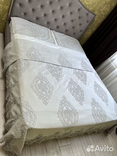 Жаккардовый набор с кружевами покрывало наволочка