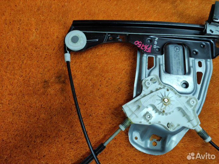 Стеклоподъемник передний правый Mercedes-Benz