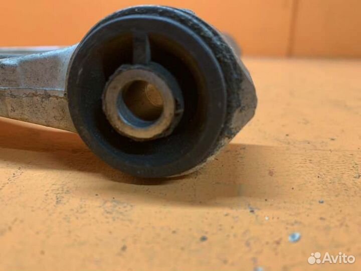 Рычаг подвески верхний передний левый Infiniti