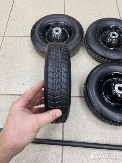 Продам монолитные Колеса 125 кг