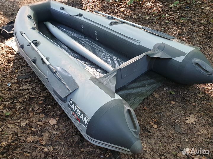Лодка пвх Кайман N-330 Мнев и К состояние новое