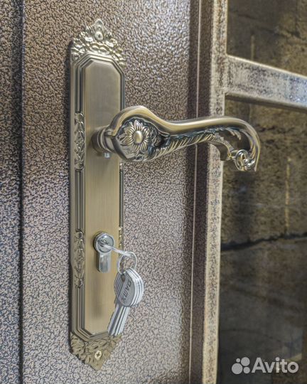 Стальная дверь под ключ со стеклопакетом