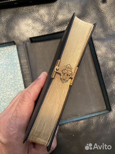 Старинные католические библии