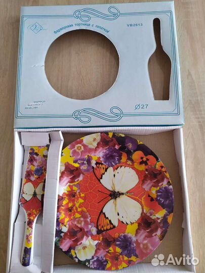 Тортница с лопаткой новая