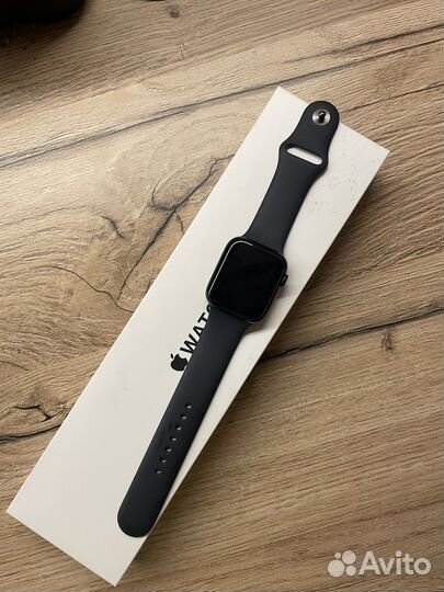 Часы Apple Watch SE 44mm