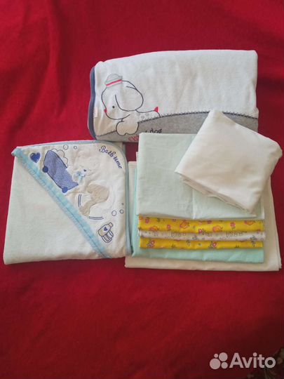 Пакетом детские принадлежности