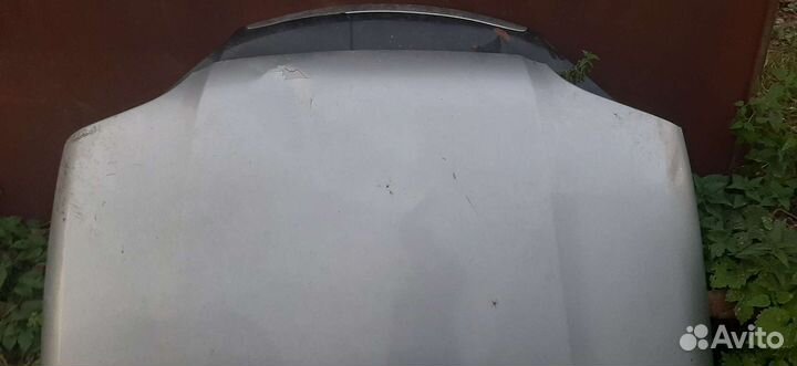 Капот на Chevrolet niva