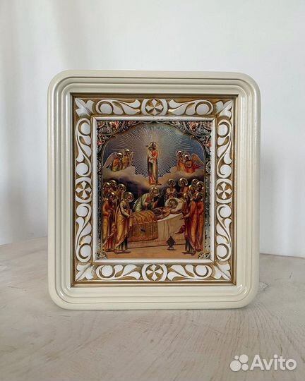 Киот белый с резьбой новый