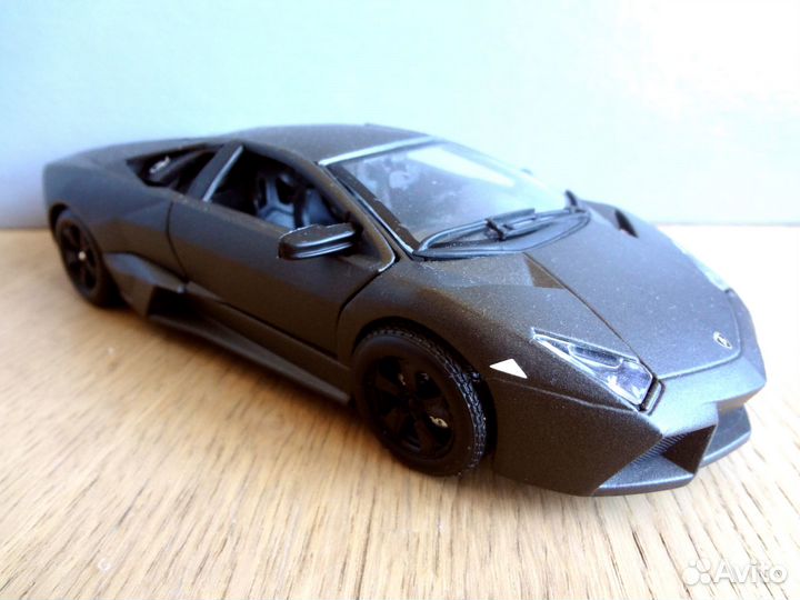 Модель Lamborghini Reventon (2008), 1:24