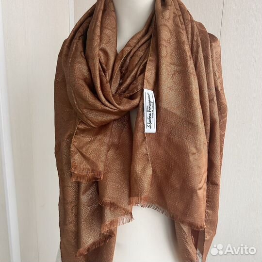 Salvatore ferragamo шарф палантин