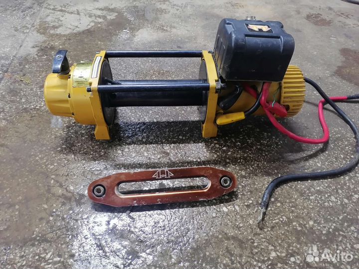 Лебедка автомобильная 12000