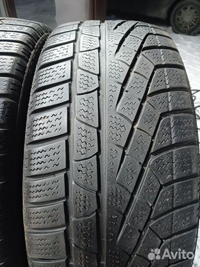 Pirelli Winter Sottozero 210 205/40 R17 84H