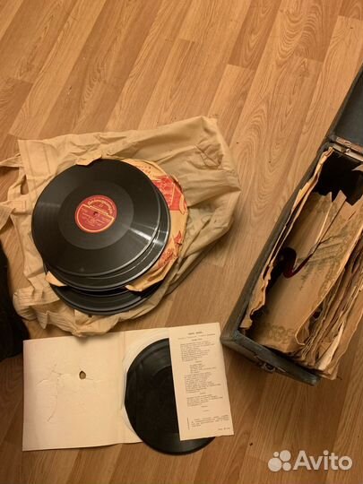 35 Виниловых пластинок