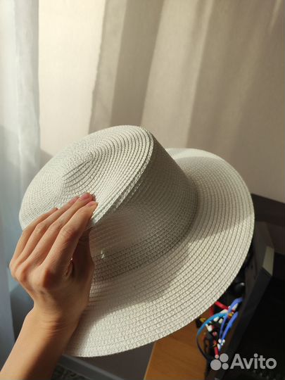 Женская шляпа классическая стильная белая