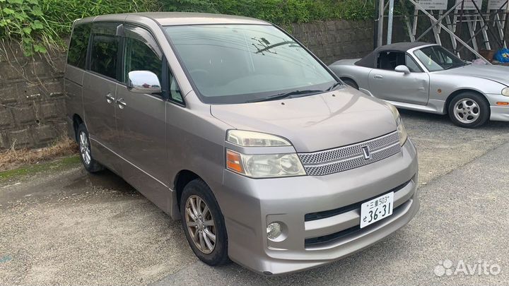 Пружина Toyota Voxy AZR60 Задняя 2005