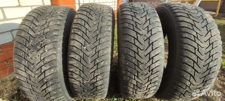 Nokian Tyres Hakkapeliitta 8 SUV 235/65 R17 108