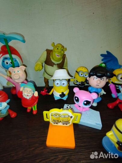 Игрушки из макдональдса и бургер кинга пакетом