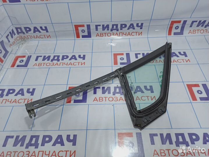 Стекло двери передней левой (форточка) Citroen C 4