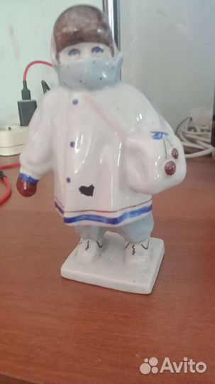 Статуэтка фарфор