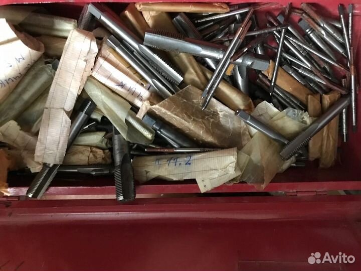 Фрезы по металлу, метчики