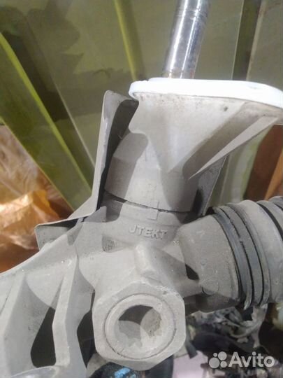 Продаю рулевую рейку