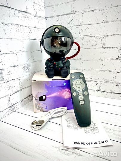 Ночник проектор звездного неба космонавт новый