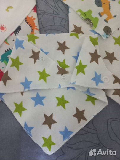 Нагрудник (слюнявчик) новый