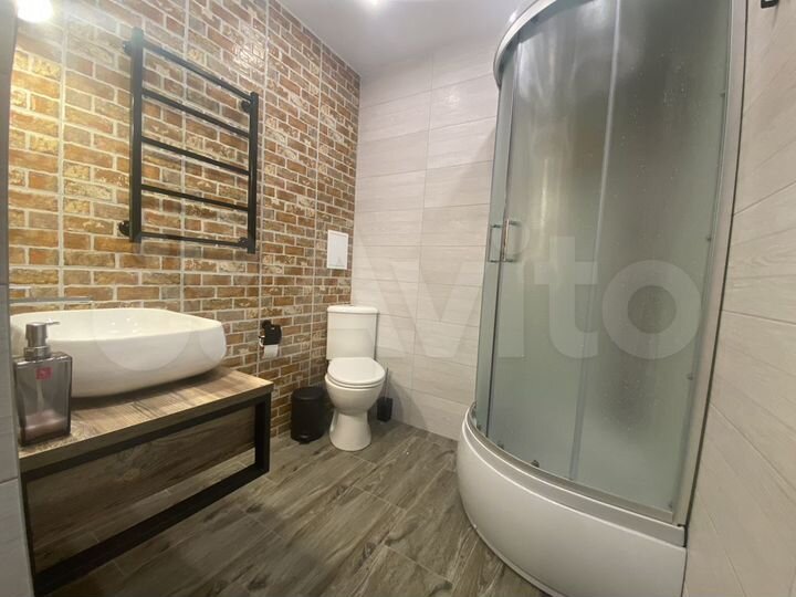 2-к. квартира, 55 м², 1/10 эт.