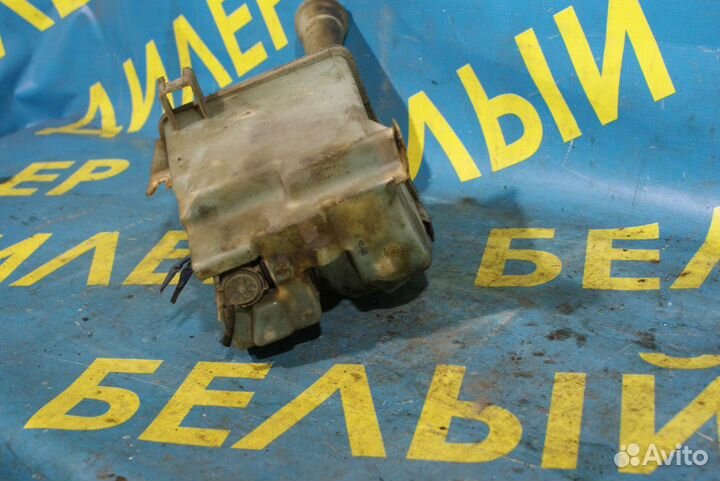 Бачок омывателя стекла Nissan Maxima a32