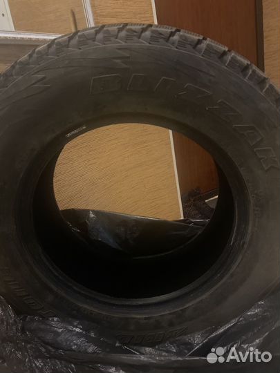 Bridgestone Blizzak Ice 265/65 R17