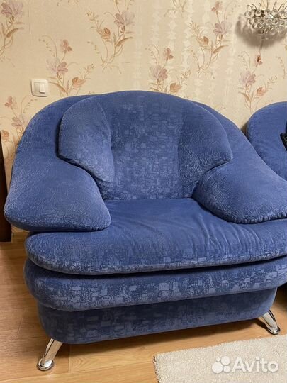 Диван кровать и 2 кресла