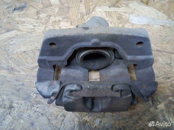 Суппорт передний правый Bmw X5 E53 2006