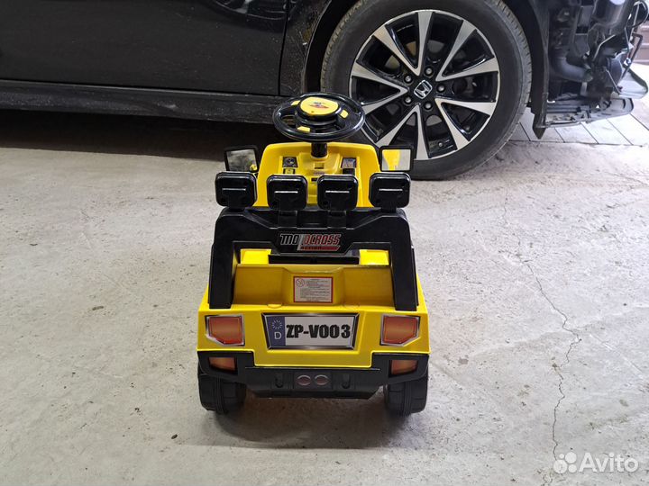 Детский автомобиль на аккумуляторе