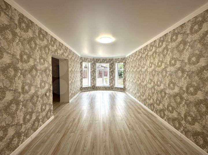 Дом 165 м² на участке 4 сот.